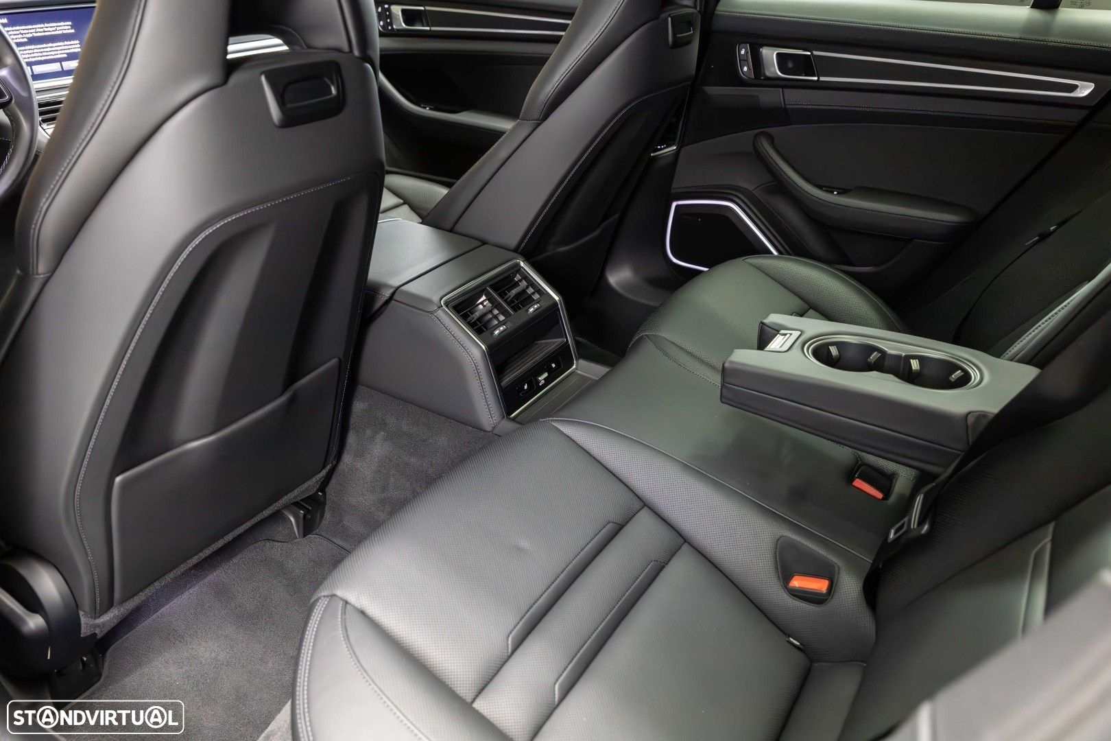 Porsche Panamera Sport Turismo 4 E-Hybrid Platinum Edition PDLS - 23
