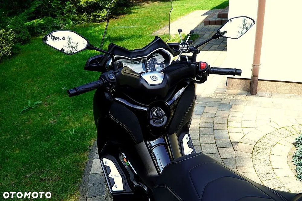 Yamaha X-max - 24