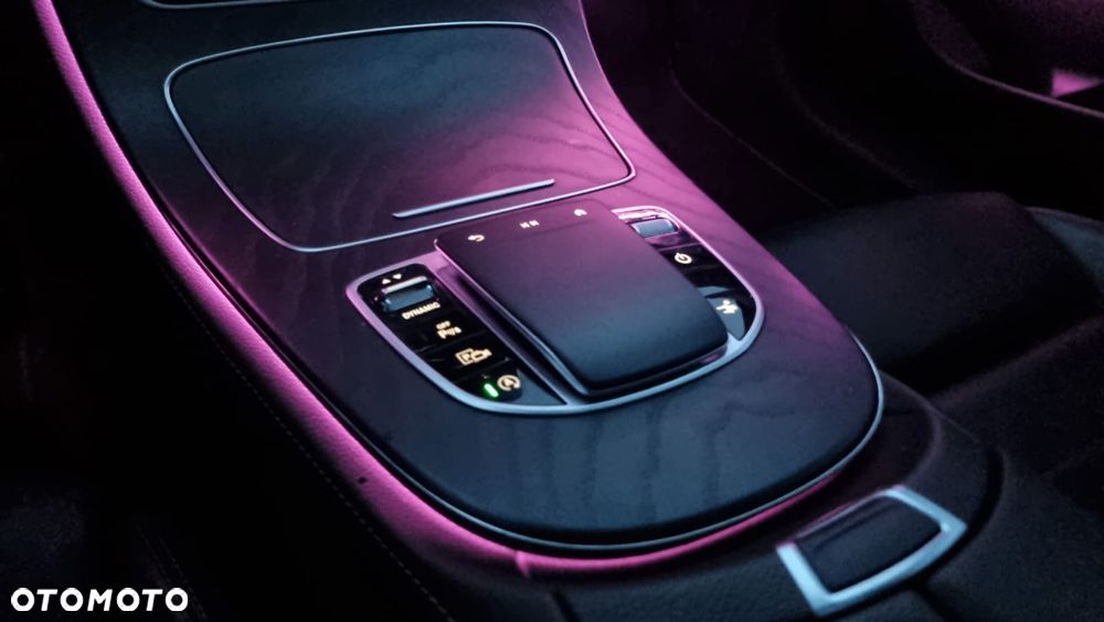 Mercedes-Benz Klasa E 220 d AMG - 18