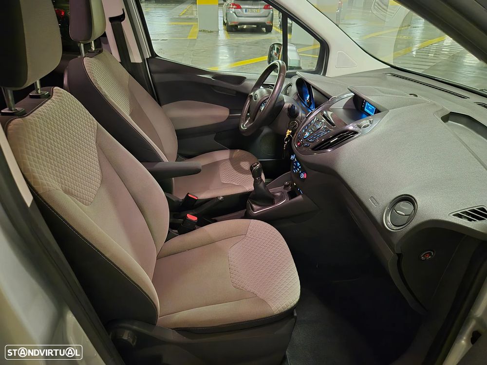 Ford Tourneo Courier 1.0 EcoBoost Titanium - 34