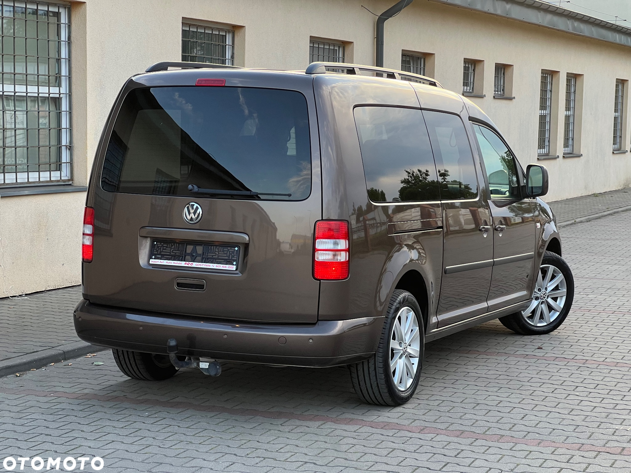 Volkswagen Caddy Maxi 2.0 TDI Comfortline - 3