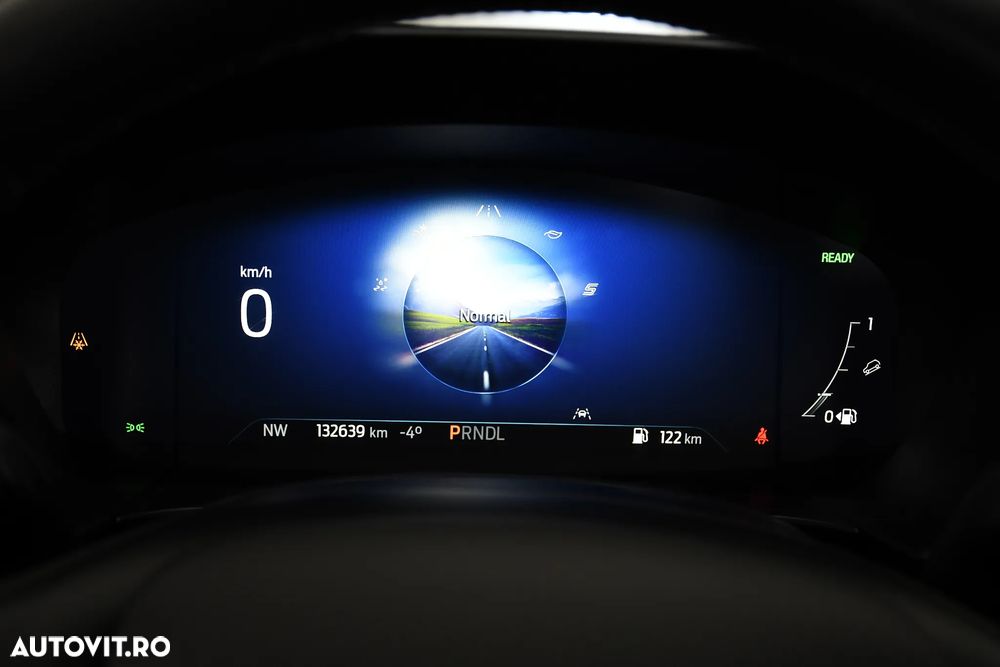 Ford Kuga 2.5 Duratec FHEV TITANIUM - 35