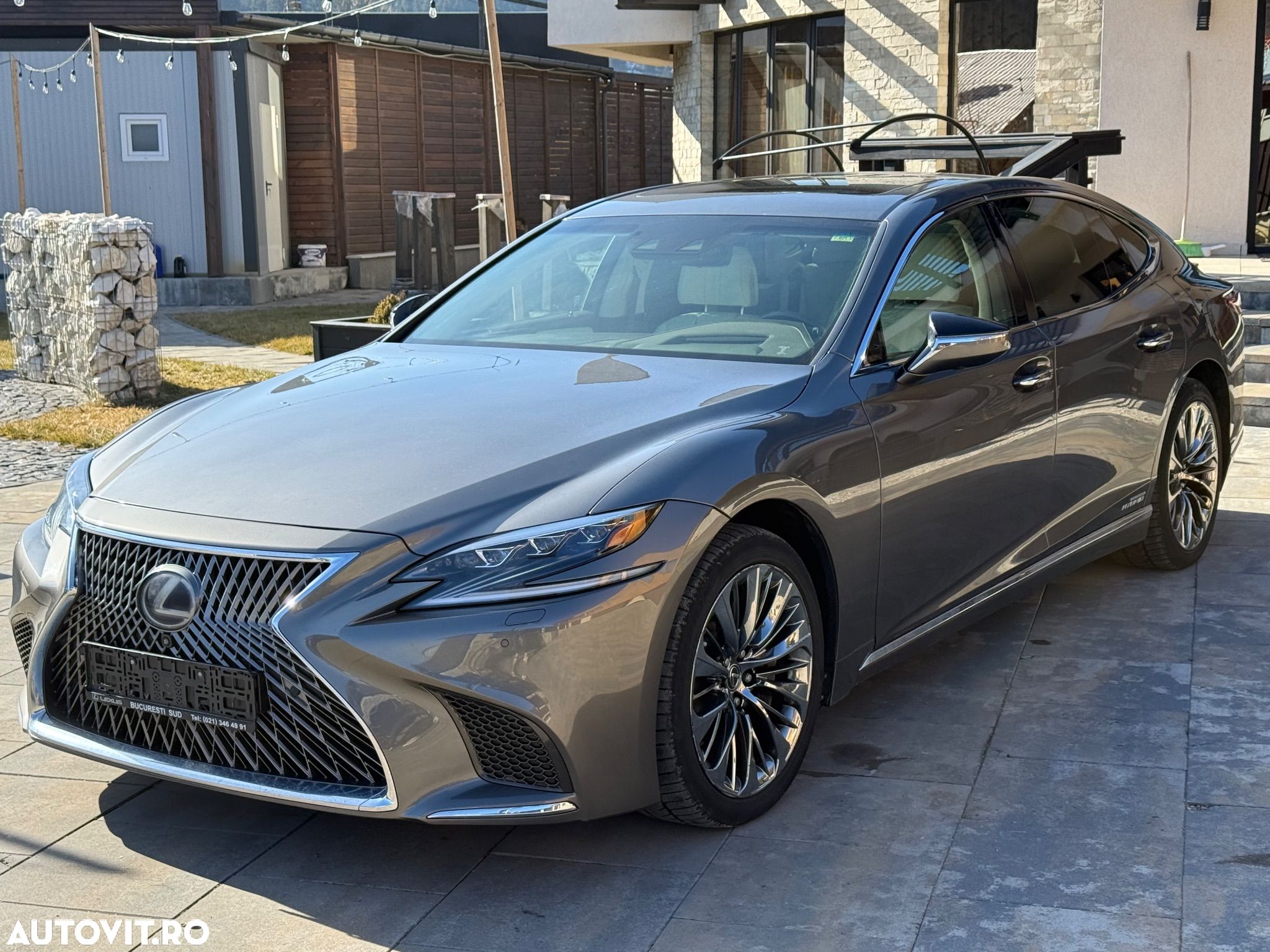 Lexus Seria LS 600h - 1