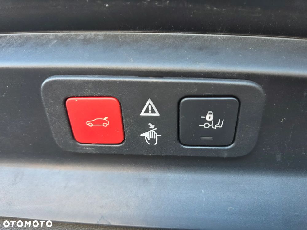 Peugeot 5008 BlueHDi 130 EAT8 Allure - 32