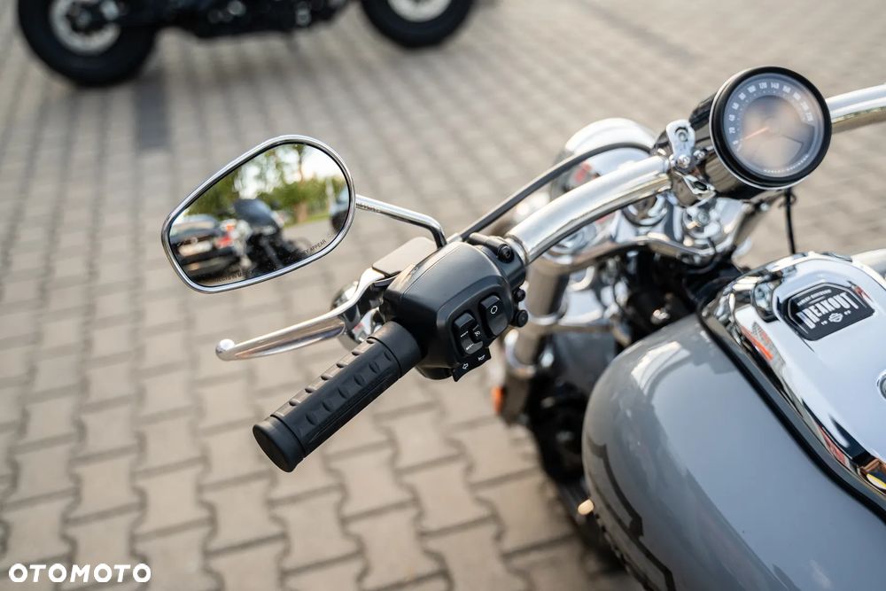 Harley-Davidson Softail Breakout - 14