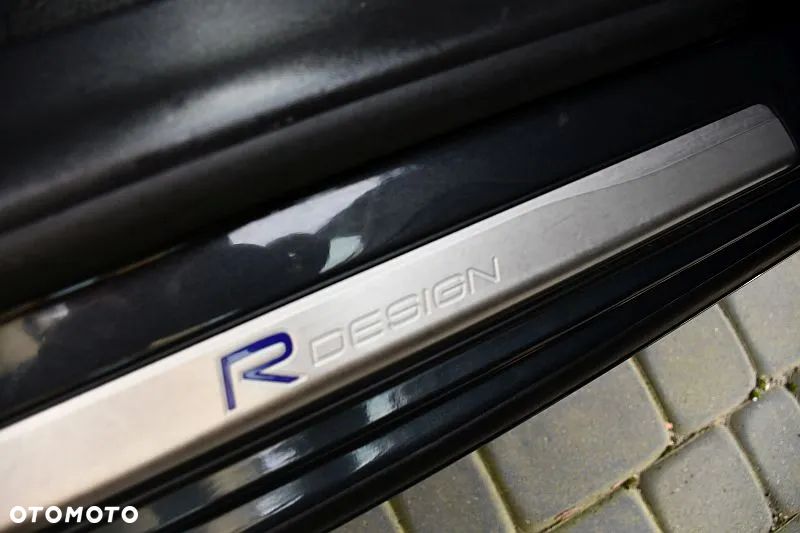 Volvo V60 D3 R-Design - 33