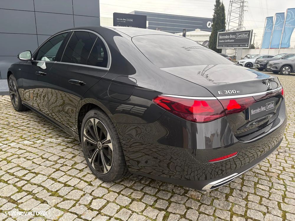 Mercedes-Benz E 300 - 6