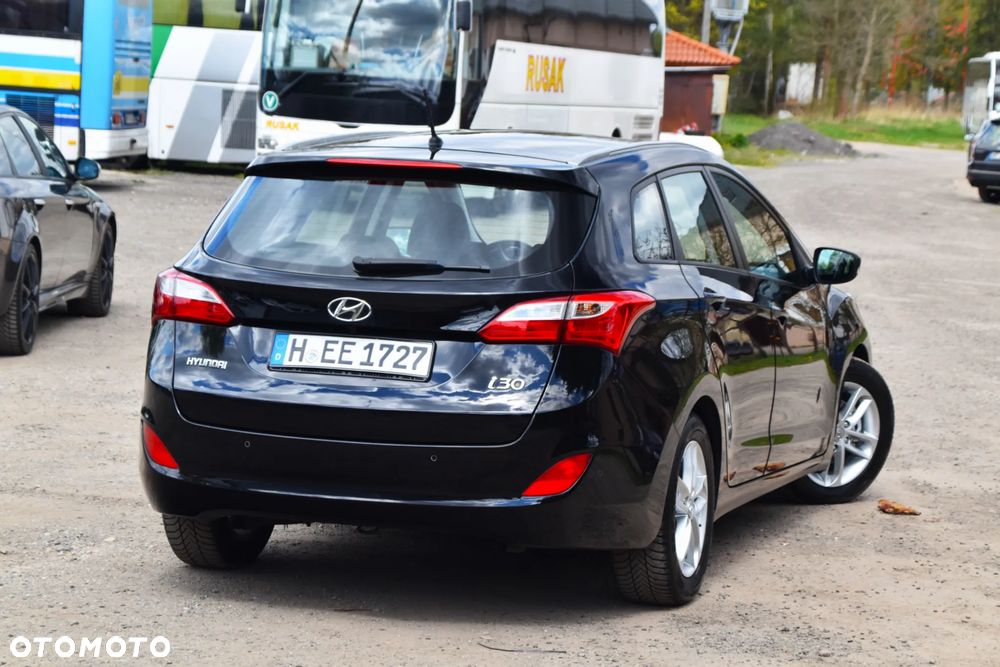 Hyundai i30 blue 1.6 CRDi Trend - 38
