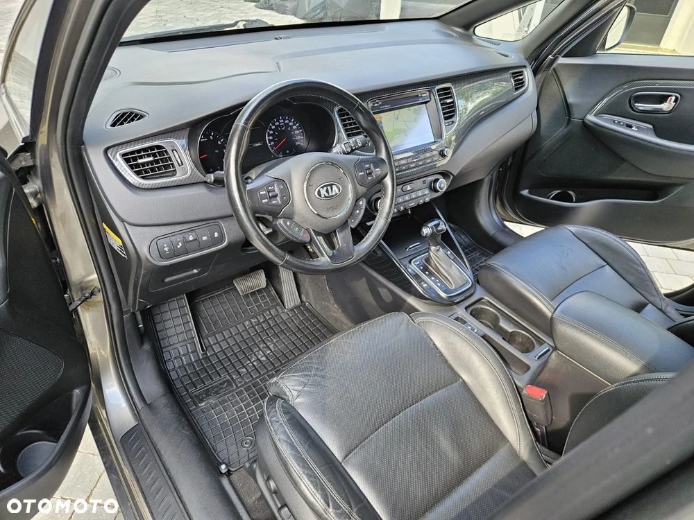 Kia Carens - 23