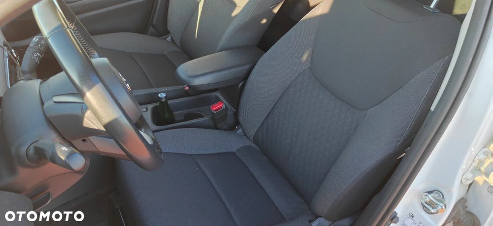 Toyota Yaris - 16