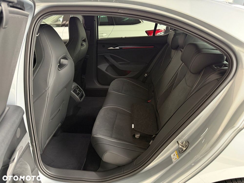 Skoda Superb 2.0 TDI SCR 4x4 Sportline DSG - 12