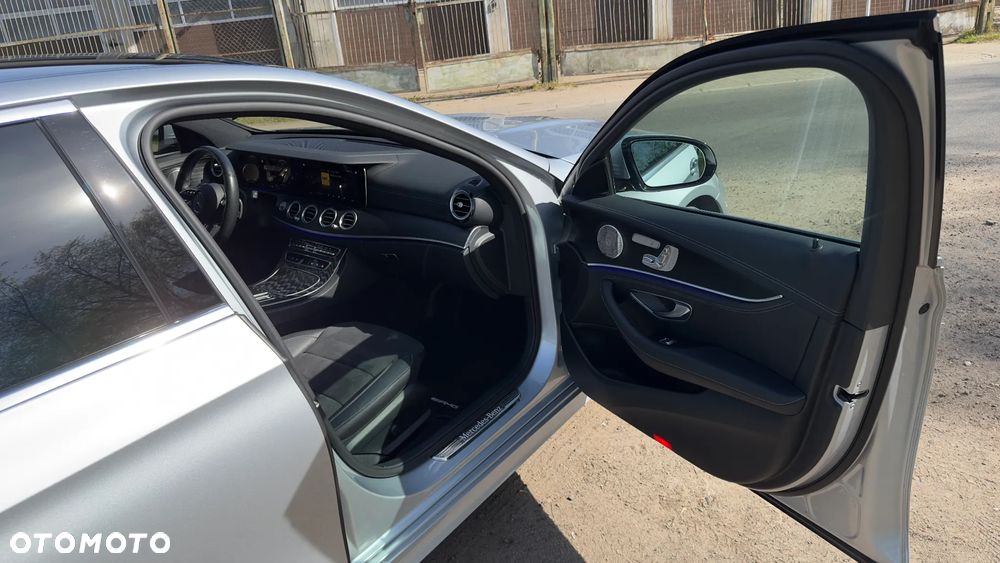 Mercedes-Benz Klasa E 300 d 4Matic 9G-TRONIC AMG Line - 12