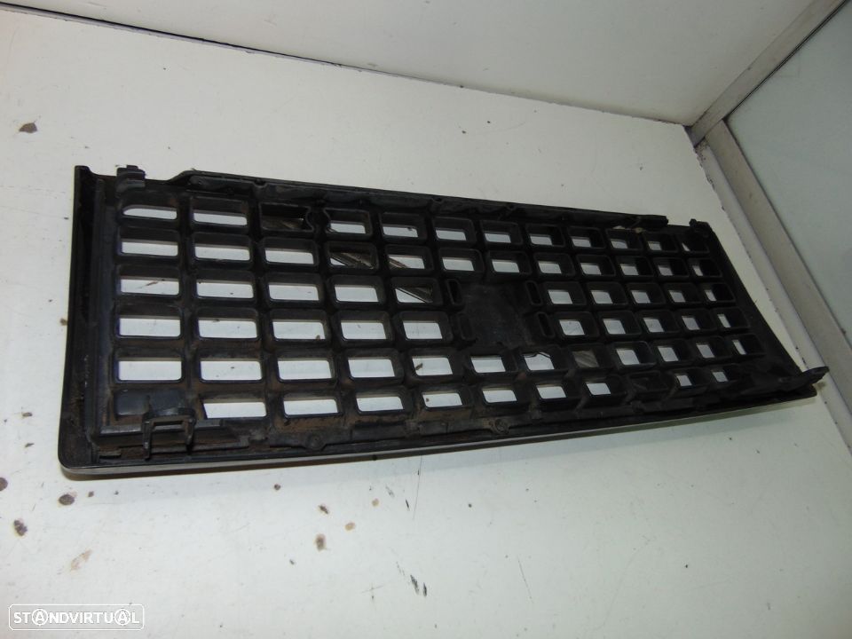 Volvo 244,245 grelha 1º modelo farol redondo - 6