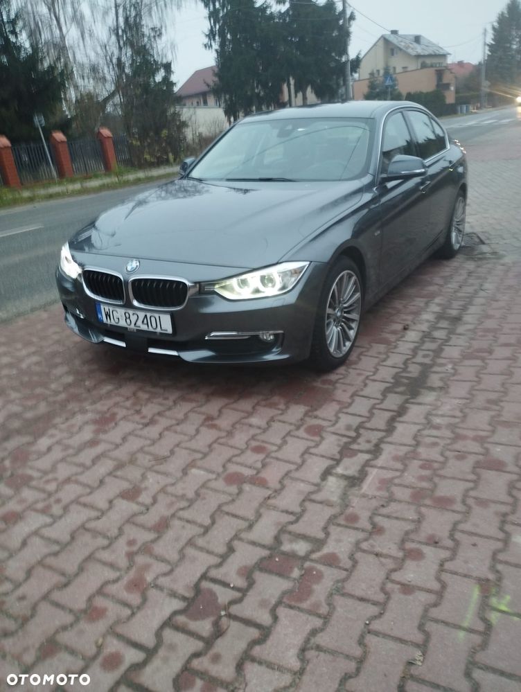 BMW Seria 3 328i Luxury Line - 11