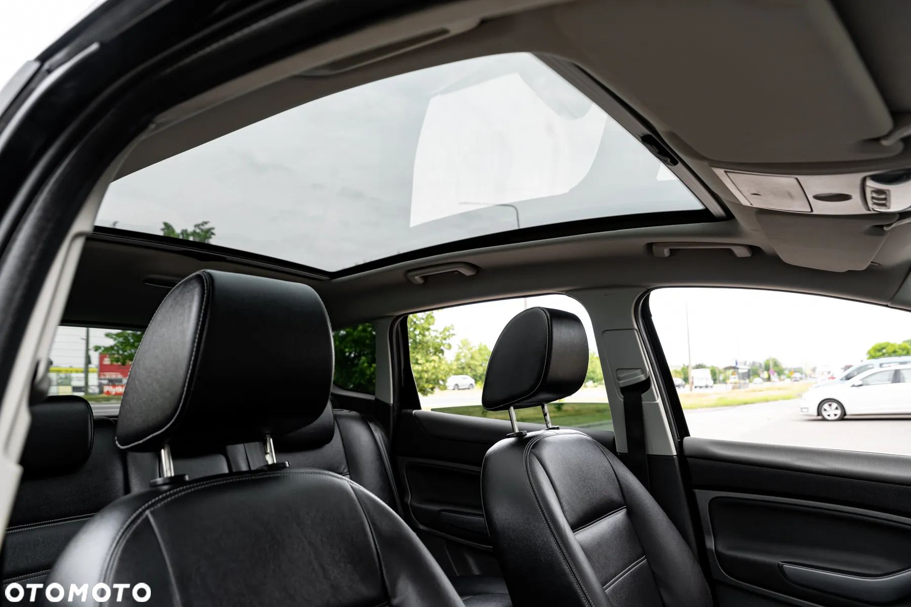 Ford Kuga 2.5 4x4 Titanium - 24