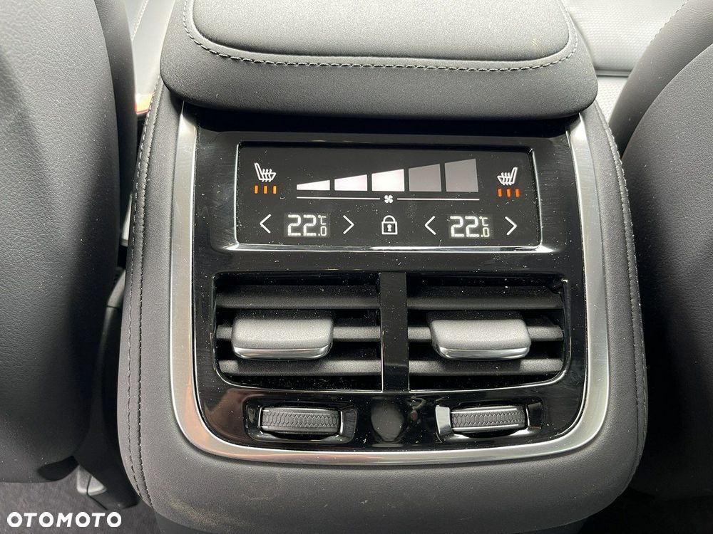 Volvo XC 90 T8 AWD Ultra Black Edition - 15
