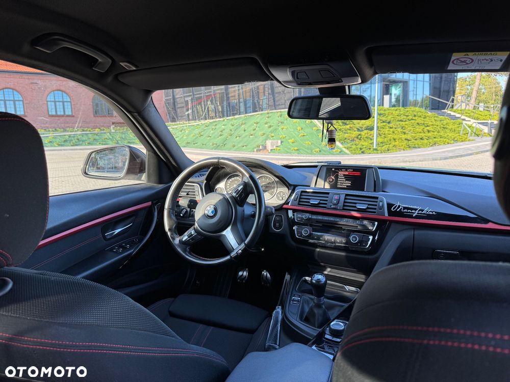 BMW Seria 3 320i Sport Line - 15