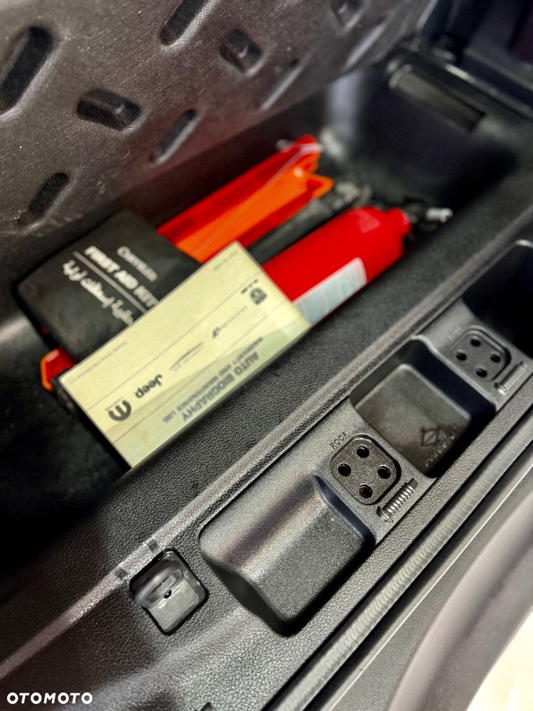 Jeep Wrangler 3.6 Sahara - 38