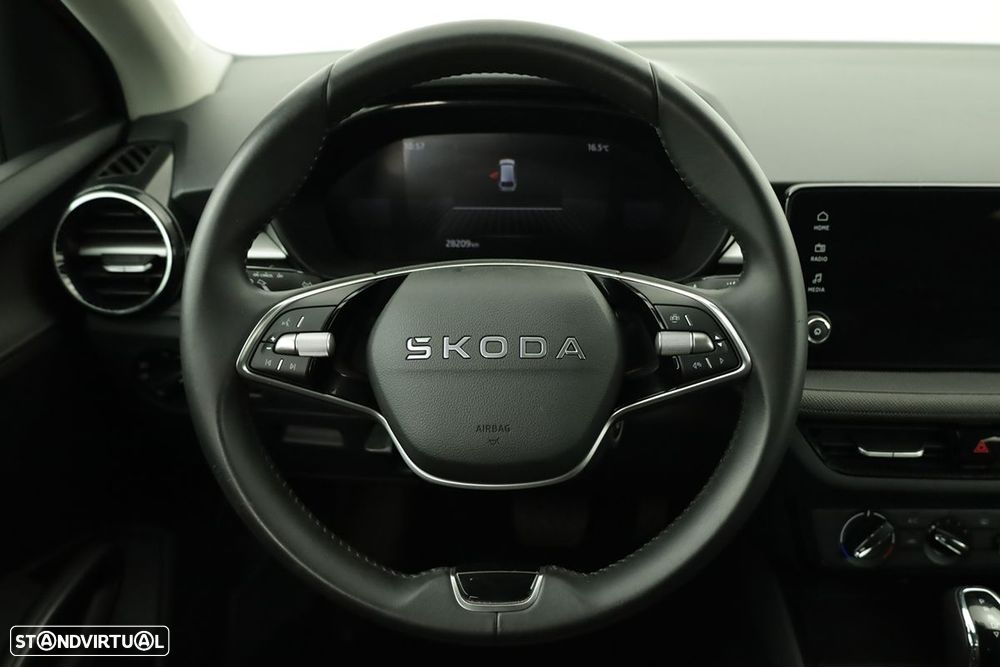 Skoda Fabia 1.0 TSI DSG — fotografia 14