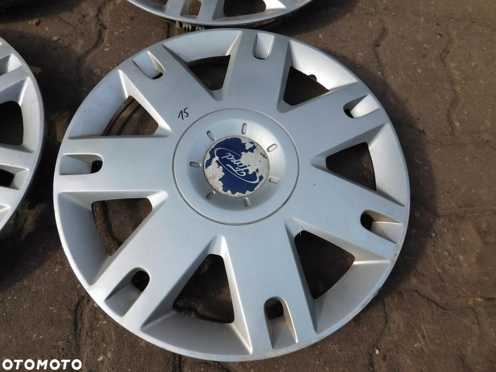 kołpaki 4szt 15" FORD FOCUS FIESTA MONDEO - 2