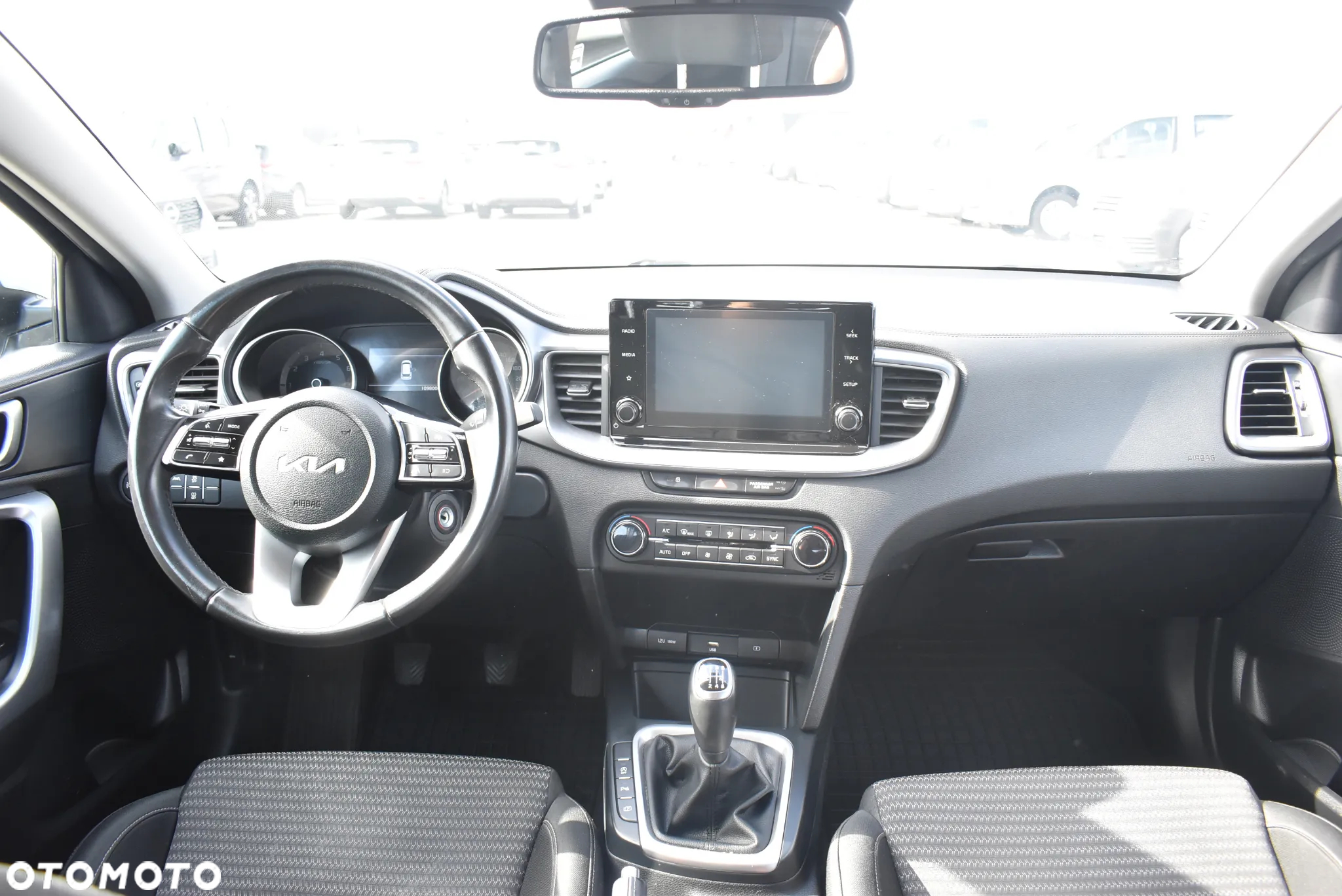Kia Ceed 1.5 T-GDI M - 13