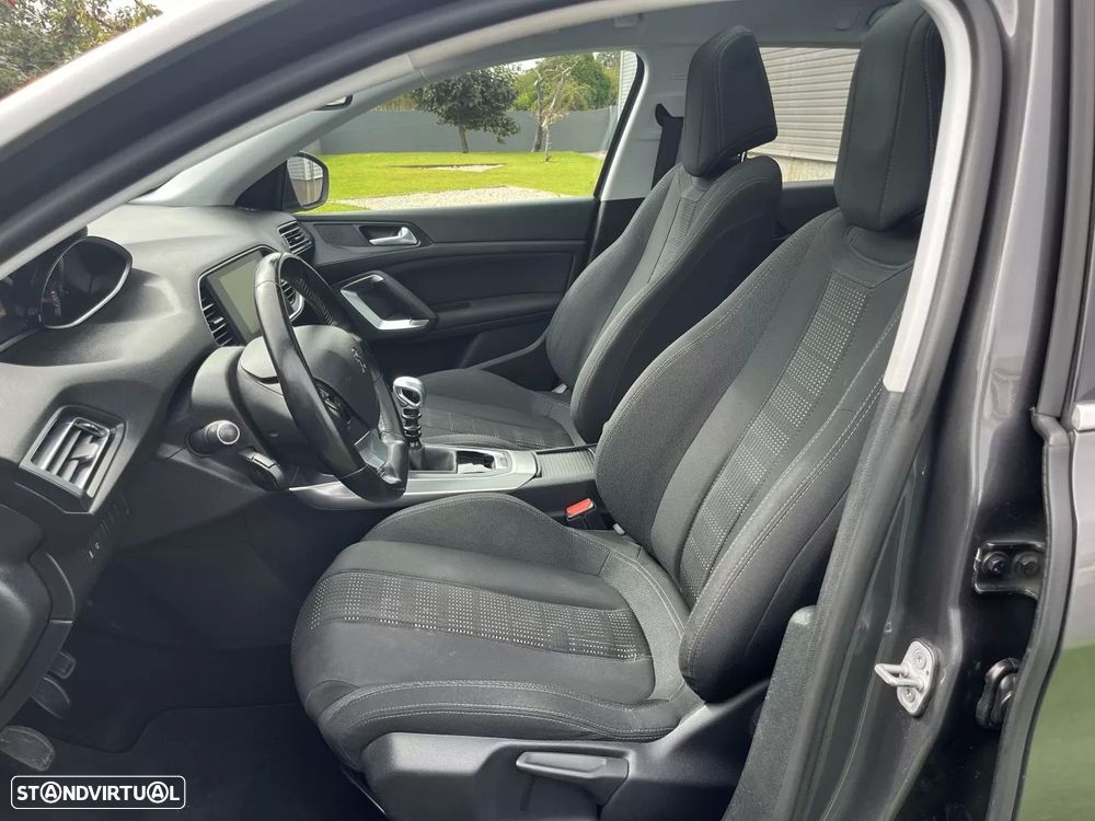 Peugeot 308 SW 1.2 PureTech Allure Full LED - 27