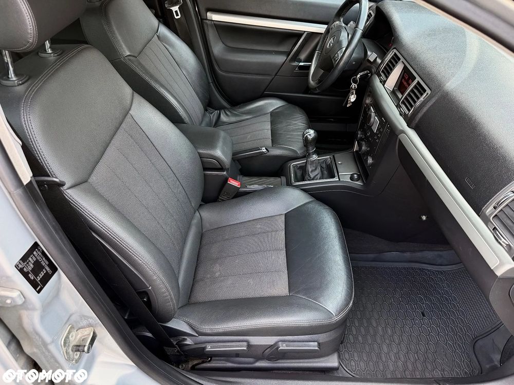 Opel Vectra 1.9 CDTI - 17