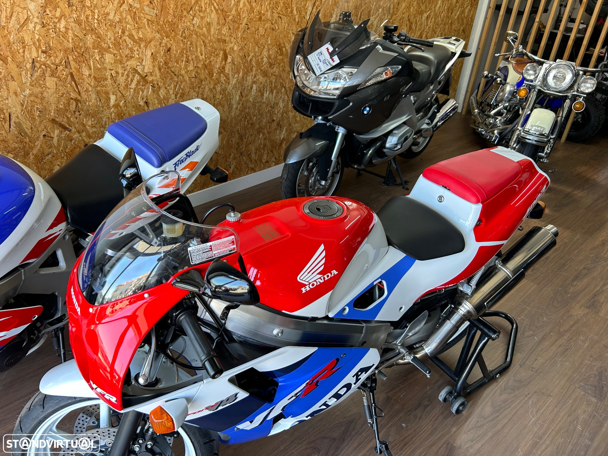 Honda VFR 400 Nc30 - 21