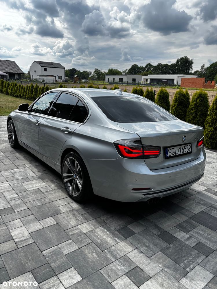 BMW Seria 3 330i Sport Line - 1