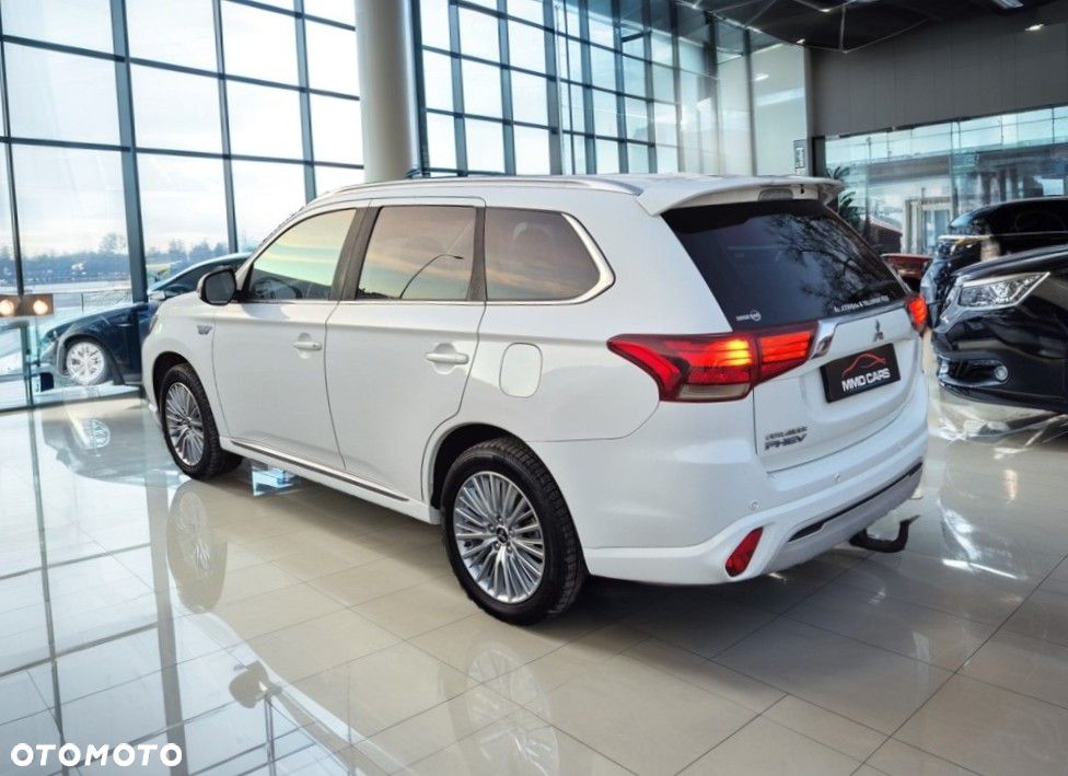 Mitsubishi Outlander - 7