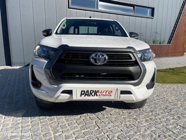 Toyota Hilux 2.4 D-4D 4WD CE CH - 2