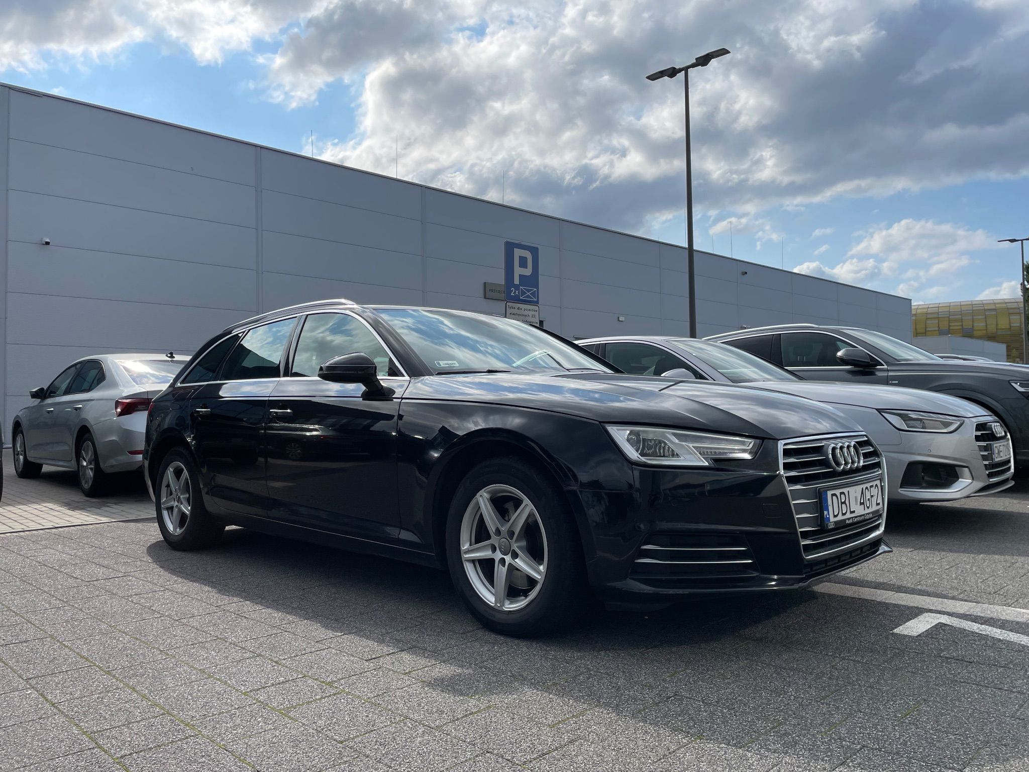 Audi A4 2.0 TDI S tronic - 1