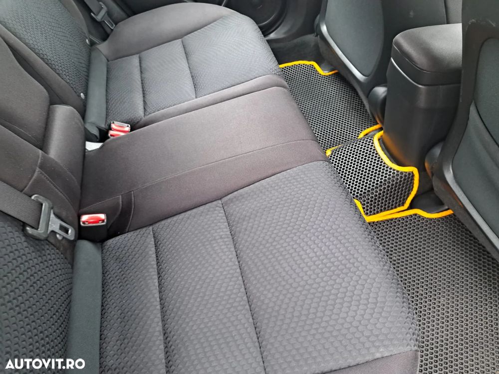 Honda Civic 1.8i ES - 11