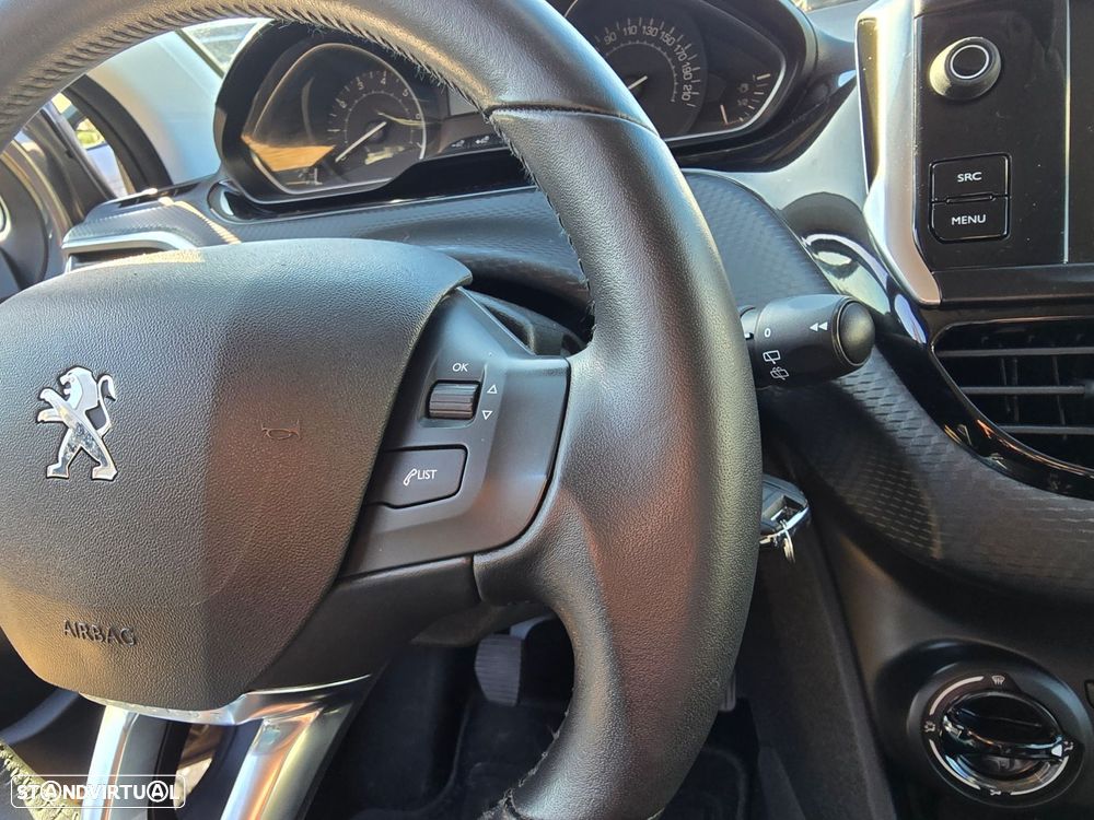 Peugeot 208 1.2 PureTech Signature - 28