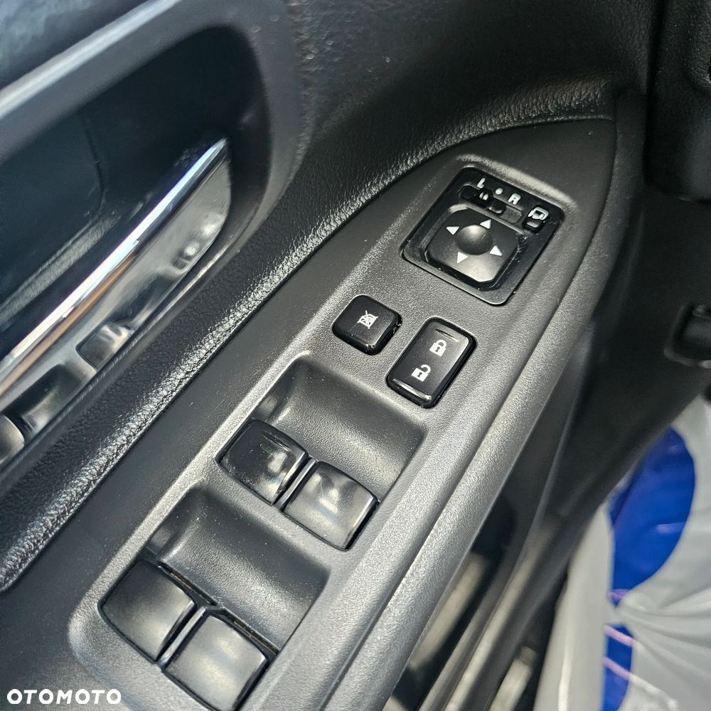 Mitsubishi Outlander - 16