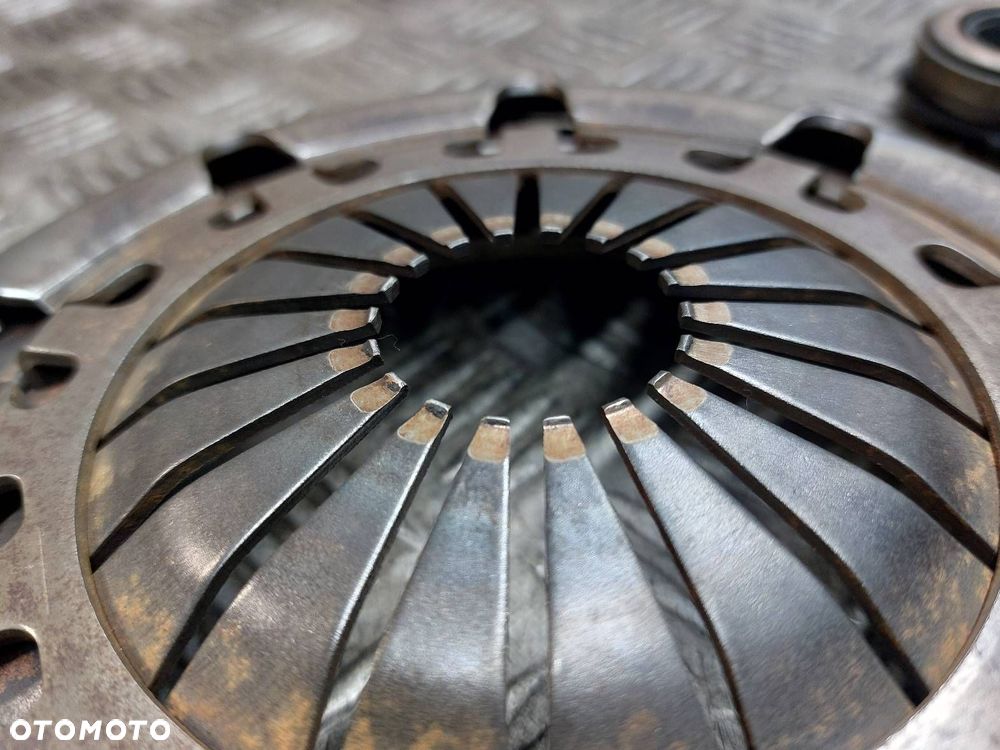 SPRZĘGŁO TARCZA + DOCISK + ŁOŻYSKO OPOROWE FIAT PANDA II 1.1 8V - 2