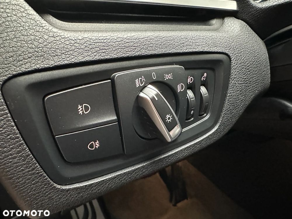 BMW X1 xDrive28i - 19