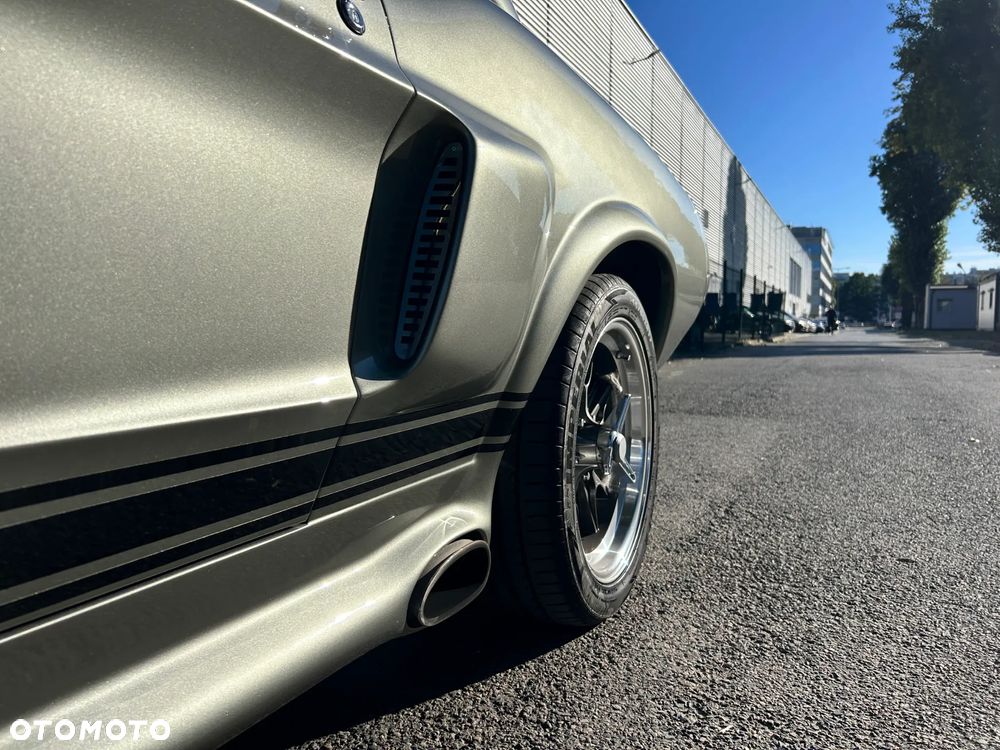 Ford Mustang - 17