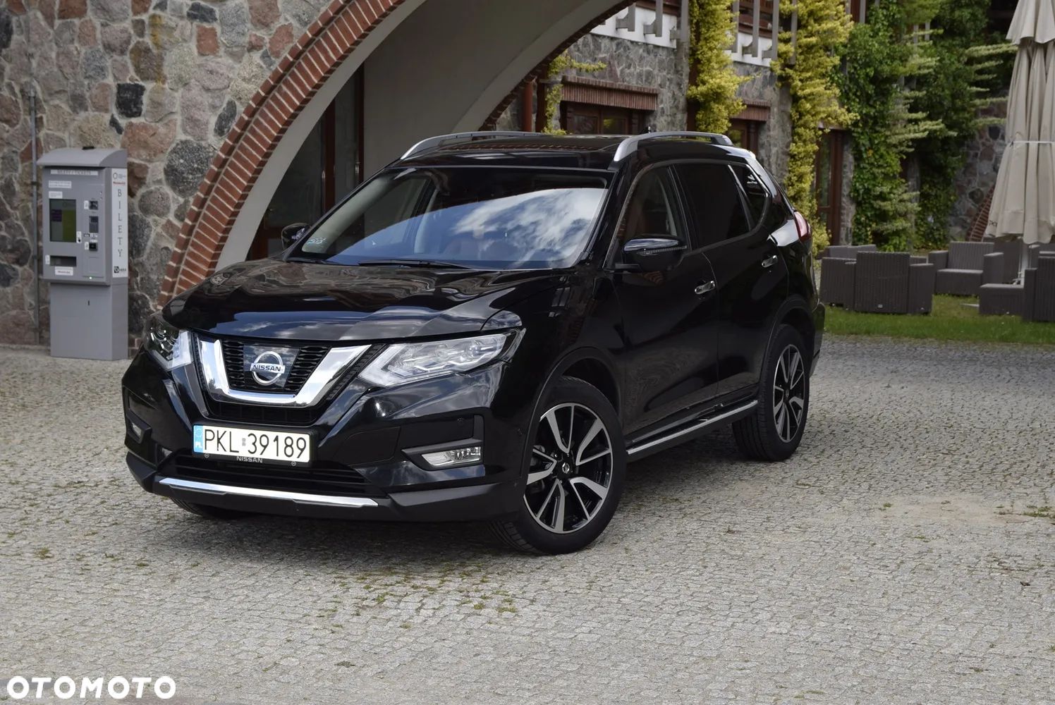 Nissan Rogue - 1