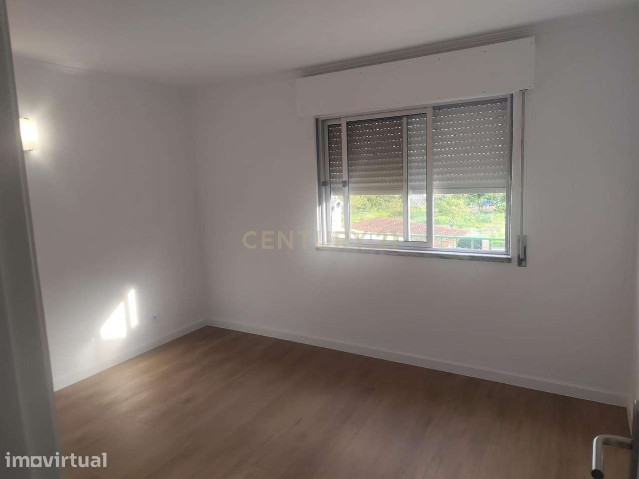 Arrendamento  - Andar de moradia t2 ( 1º andar) em Fernão Ferro/Casal - Grande imagem: 5/15