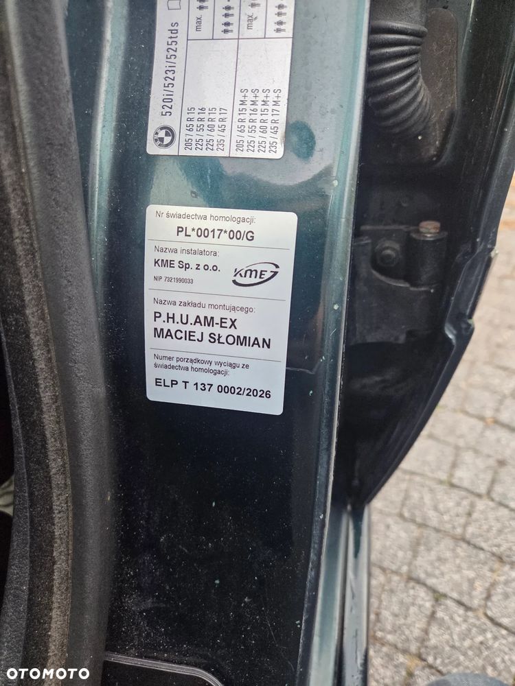 BMW Seria 5 520i - 14