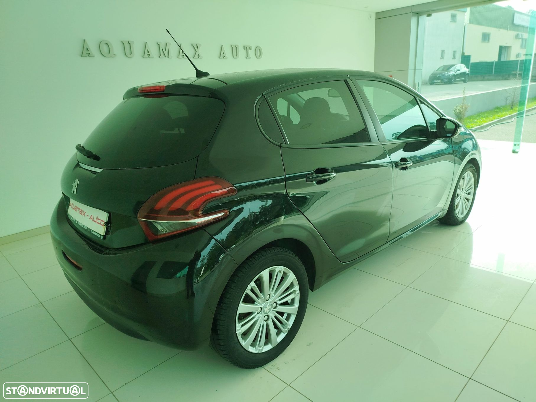 Peugeot 208 1.5 BlueHDi Signature - 4