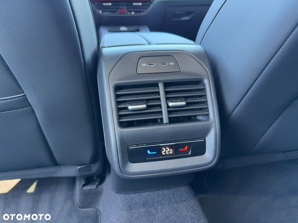 Volkswagen Passat - 34