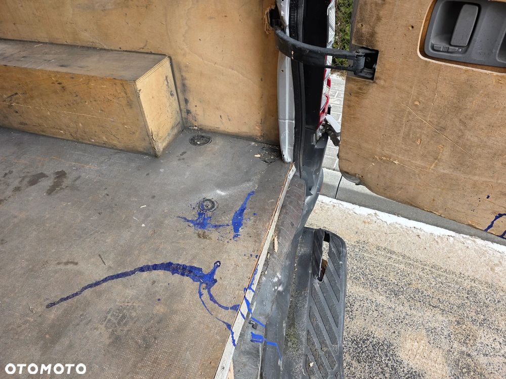 Mercedes-Benz Sprinter - 16
