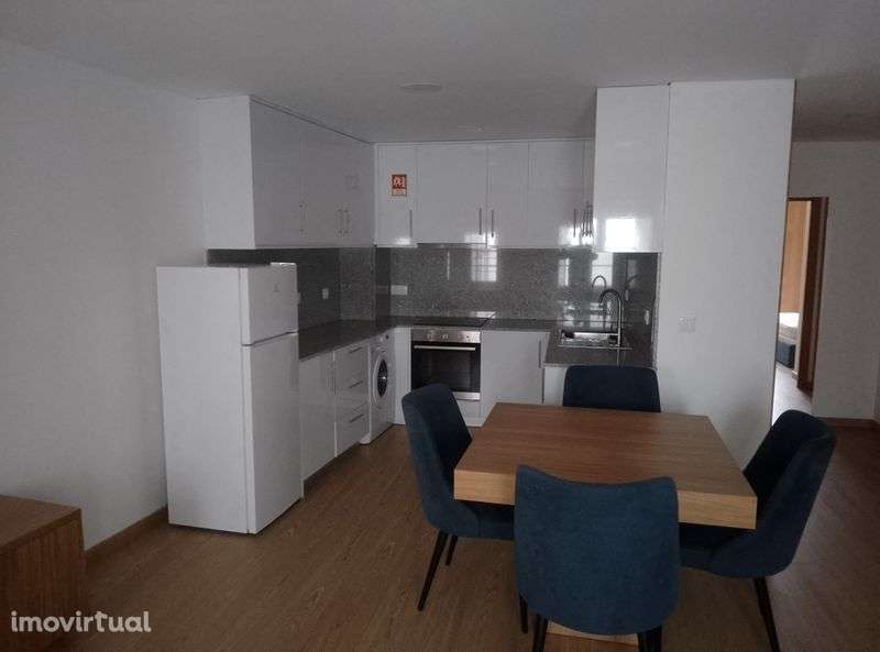 Alugo apartamento T2 - Grande imagem: 2/8