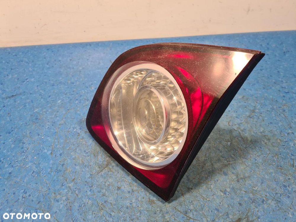 VOLKSWAGEN GOLF V PLUS  LAMPA TYŁ PRAWA ZEWNĘTRZNA  Z KLAPY - 2