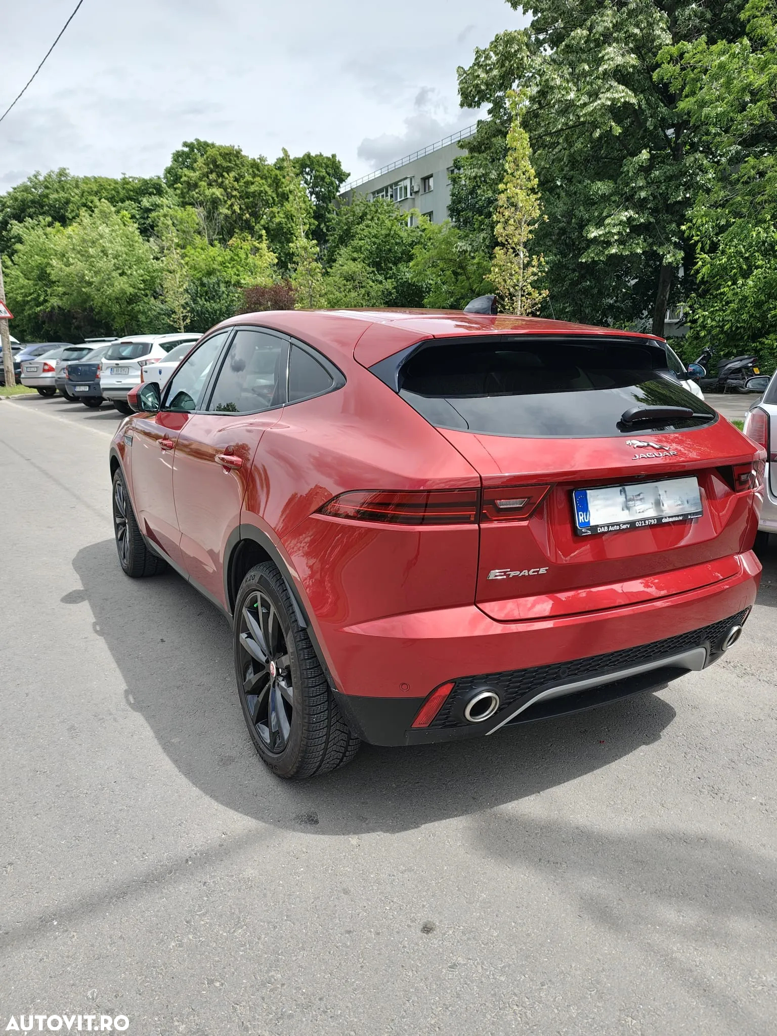 Jaguar E-Pace P200 AWD R-Dynamic SE - 4