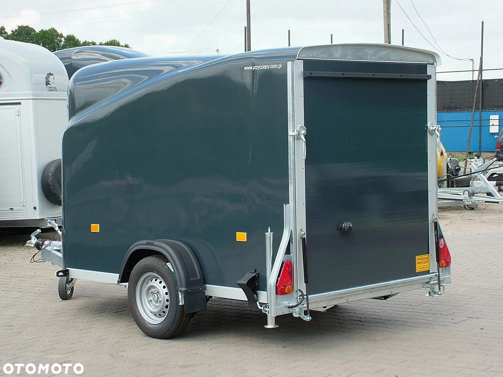 Debon Przyczepa zabudowana poliestrowa Cheval Liberte Debon Cargo 1300 - 15
