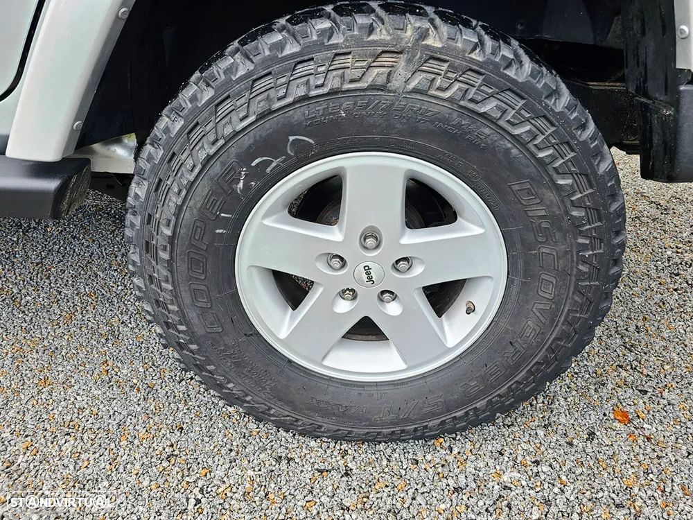 Jeep Wrangler - 8