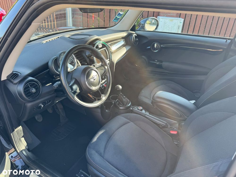 MINI ONE Metropolitan - 10